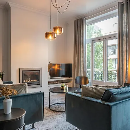 Apartment Beautiful Spacious In A Newly Renovated Old Townhouse *